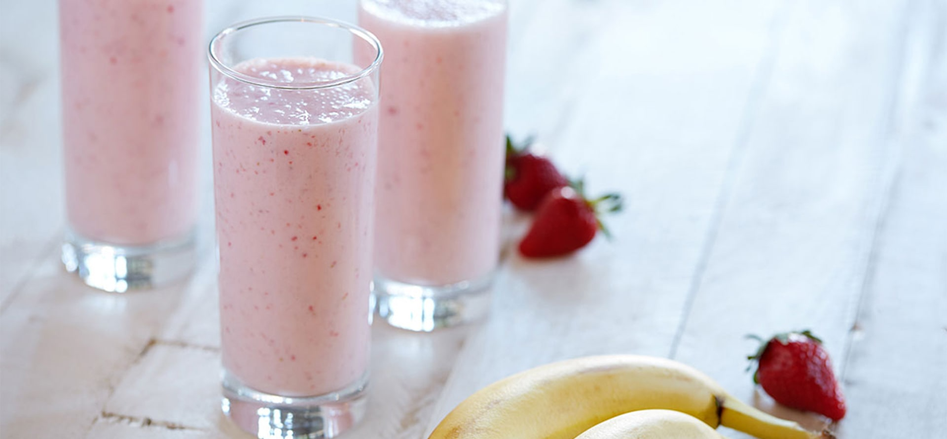 Strawberry Banana Smoothie Yogurt Recipe | Dannon Yogurt